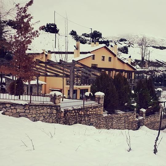 Guesthouse Mouses Kalavryta Exterior photo